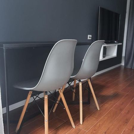 Modern Apartment Korca 3 Extérieur photo
