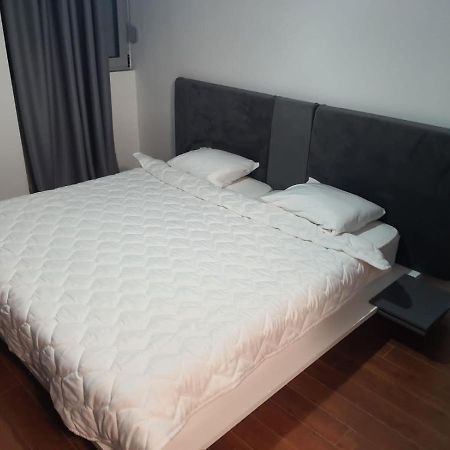 Modern Apartment Korca 3 Extérieur photo