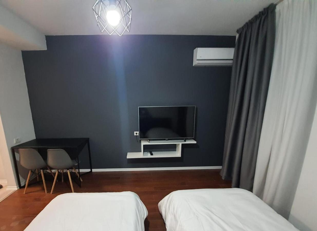 Modern Apartment Korca 3 Extérieur photo